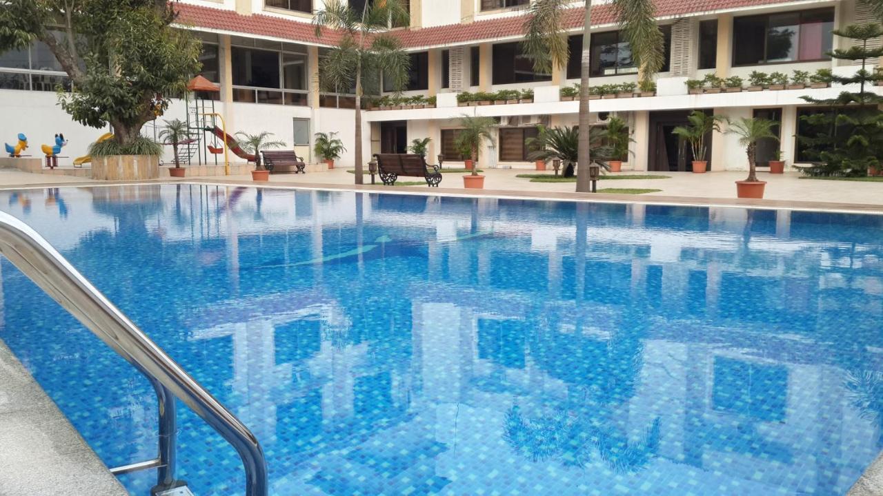 Resort Silver Hills Lonavala Exterior foto